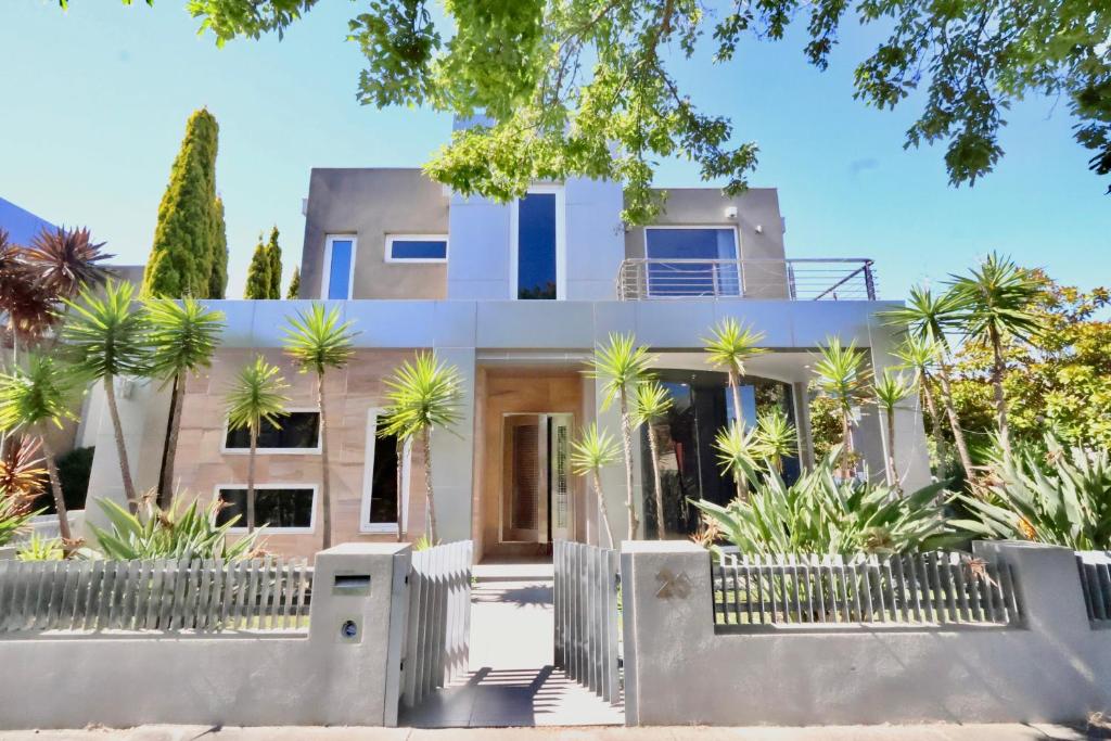 Edgewater Rivera Entire 4 Bedroom 2 Story Family Friendly House