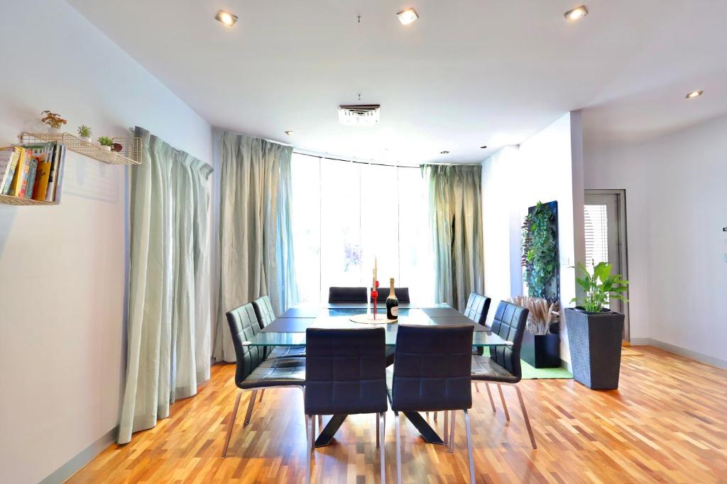 Edgewater Rivera Entire 4 Bedroom 2 Story Family Friendly House photo 4