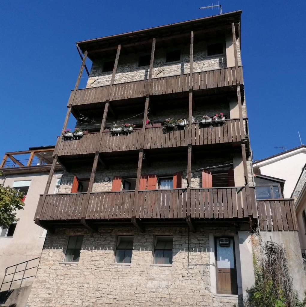 Romantica terrazza sul lago