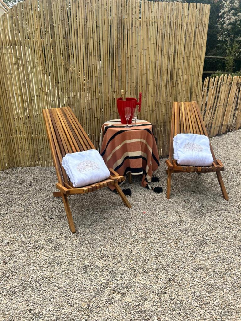 Tipi Marie met hotutub in de tuin photo 4
