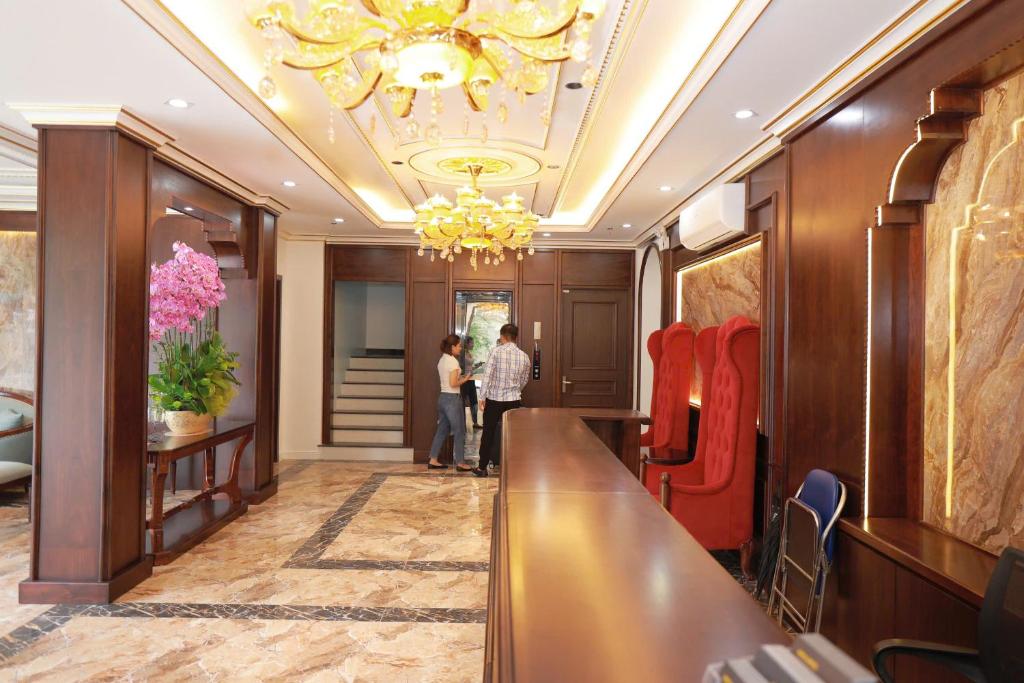 Royal Hotel Trâu Quỳ