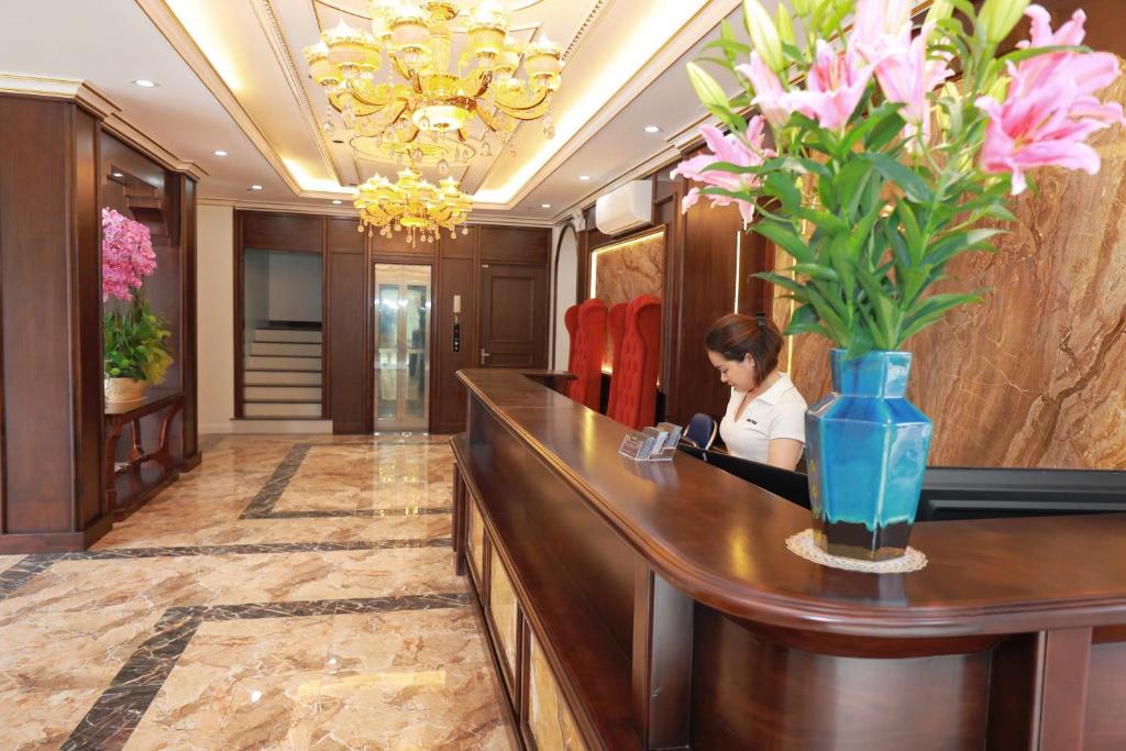 Royal Hotel Trâu Quỳ