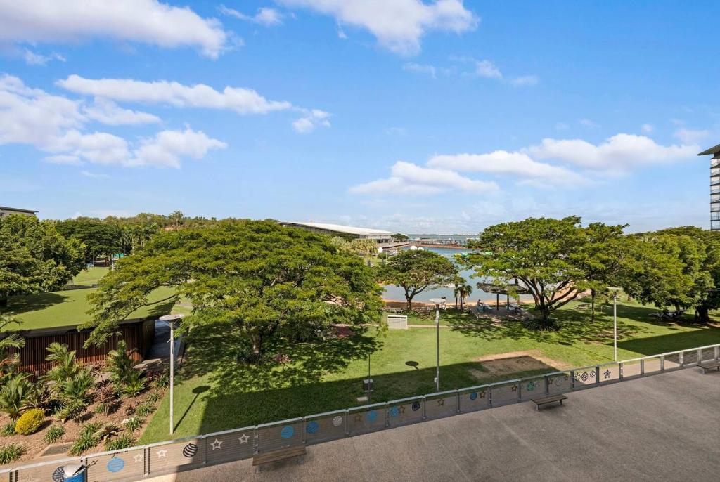 Waterfront Bliss - Explore Darwin's Premier Location photo 2