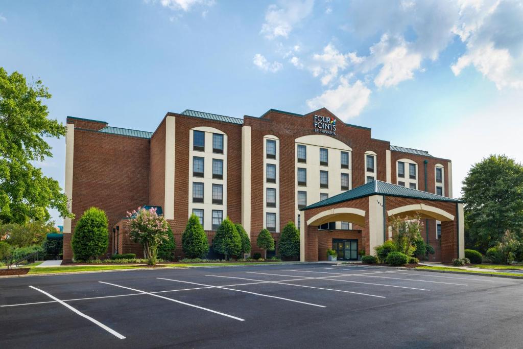 Four Points by Sheraton Greensboro Airport image