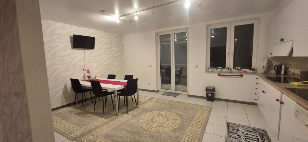 Afgelegen woning met buitenjacuzzi en vergaderruimte ! photo 4