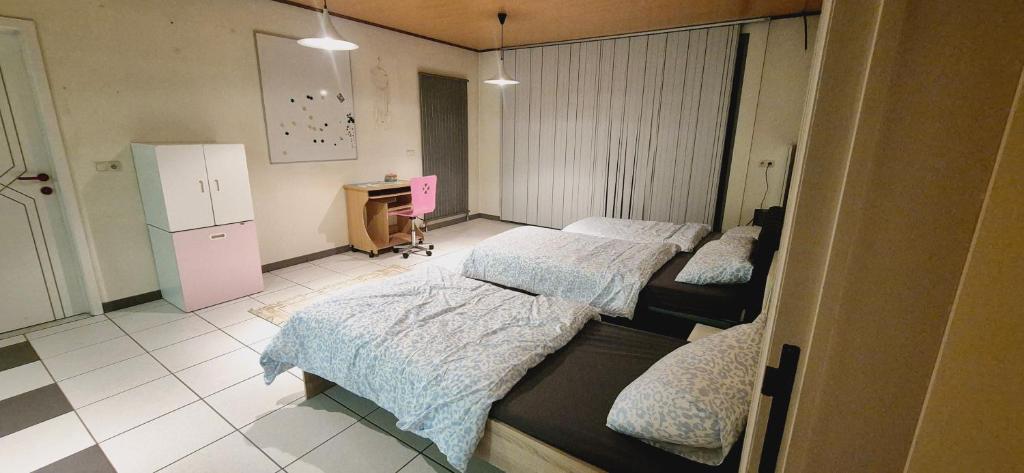 Afgelegen woning met buitenjacuzzi en vergaderruimte ! photo 3