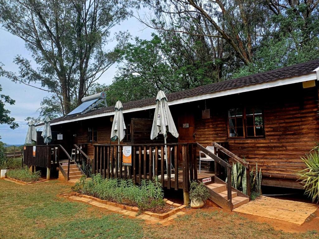 Cock & Bull Restaurant - Pub - Accommodation - Tap to explore photos
