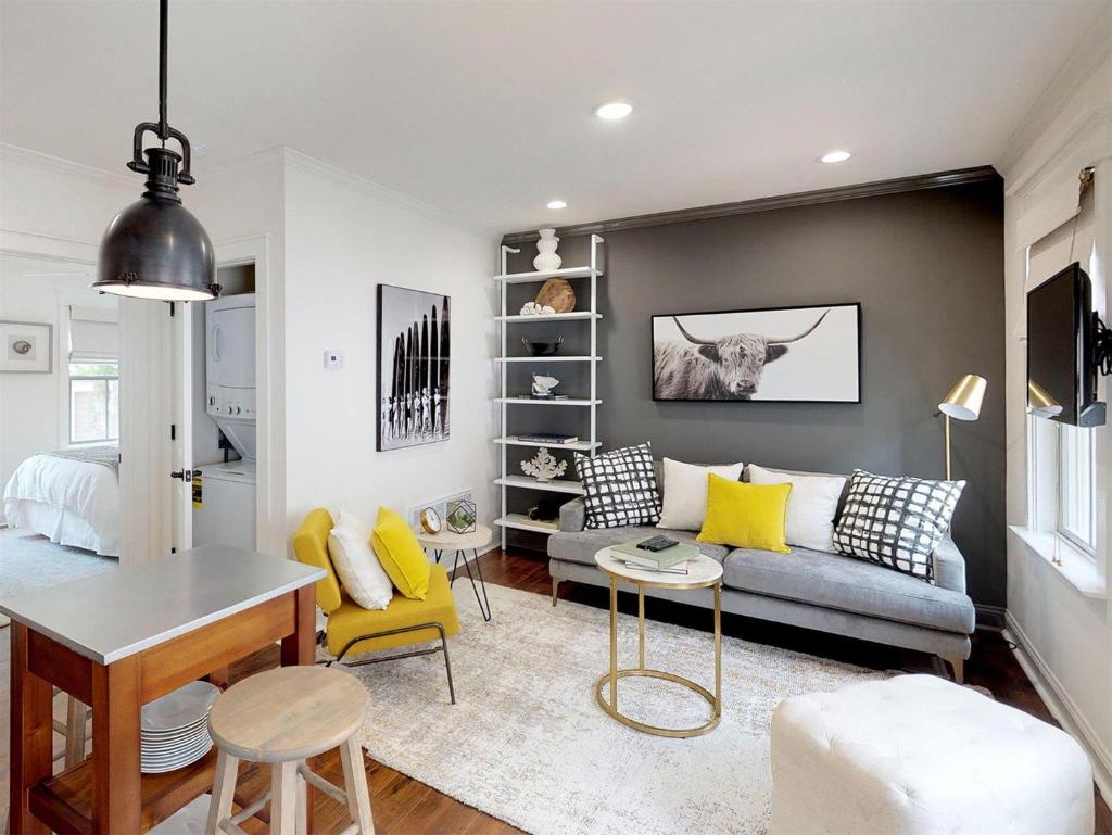 515 Liberty Carriage image