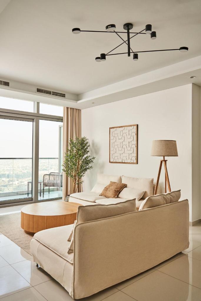 2bd Apartment Paramount Midtown Hotel - 6 guests - Burj views 64th floor infinity pool, King bed photo 4