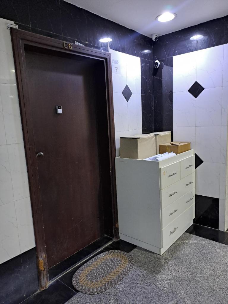 Fully furnished studio apartment photo 3