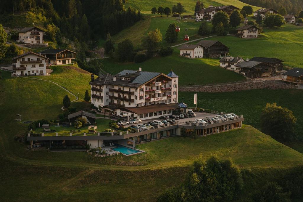 Rainell Dolomites Retreat - Tap to explore photos
