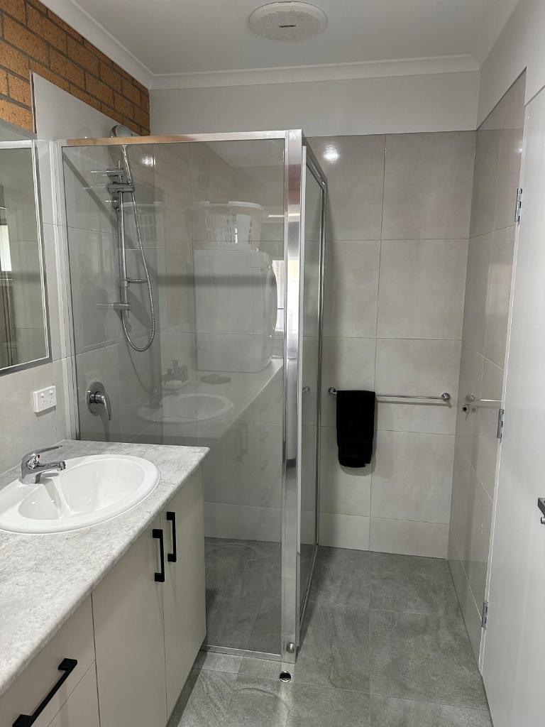 Modern One Bedroom Apartment photo 2