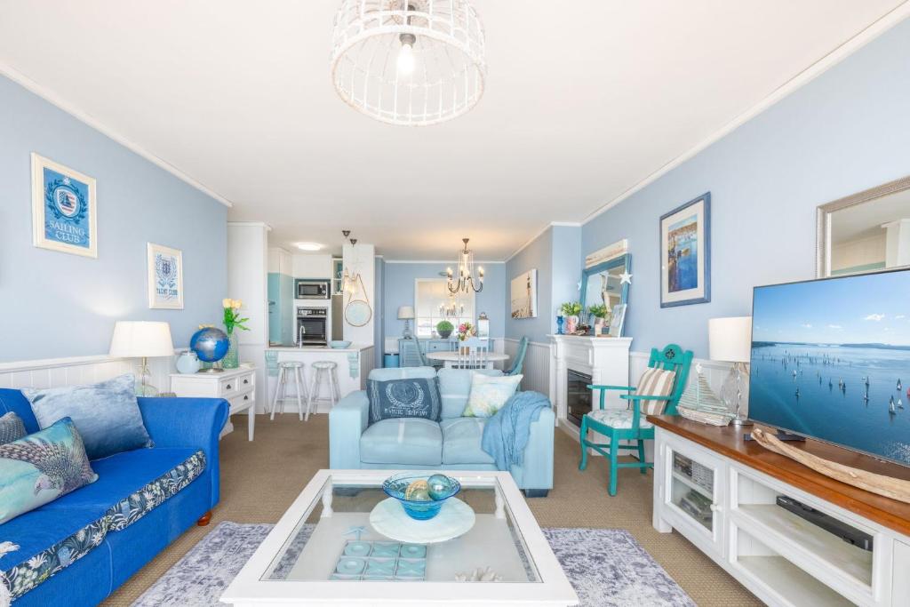 Harbourside 14, 3-7 Soldiers Point Rd - waterfront magic photo 4