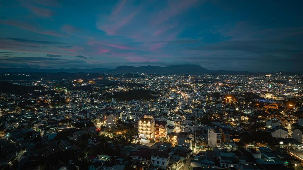 Dalat Roof Hotel