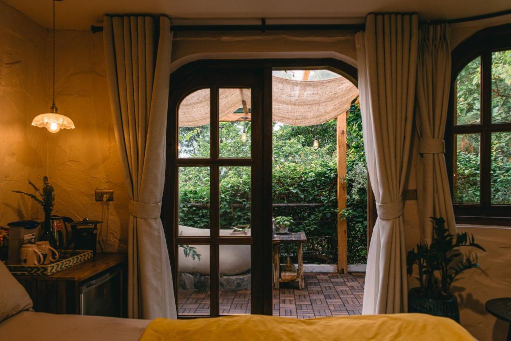 Nha Ben Rung - U Lesa - Paperflower 1st floor