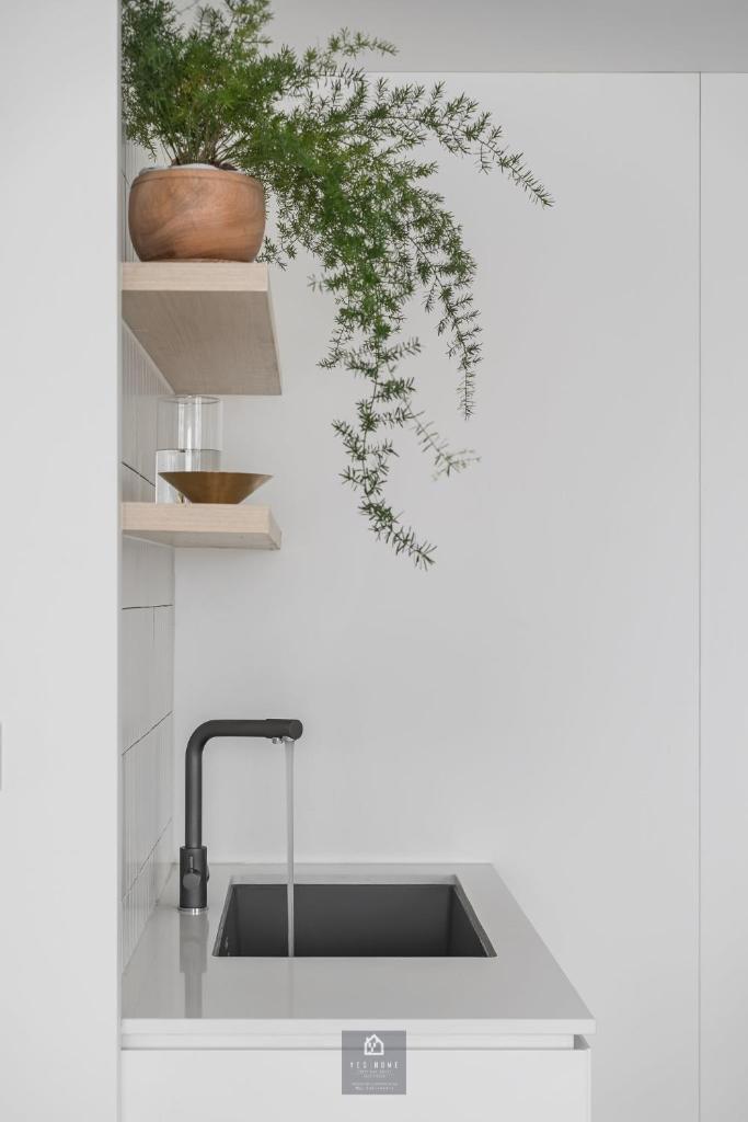 Brown Wood Studio-Jacuzzi Pool-Laundry