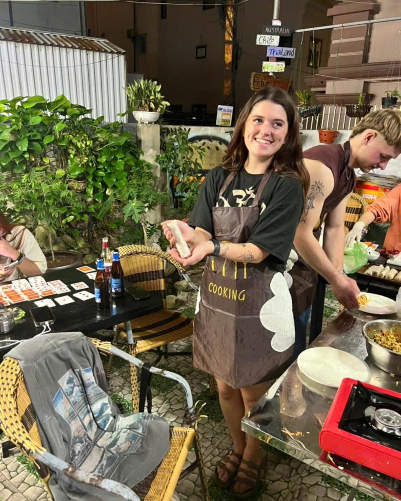 Ha Long Fancy Hostel with Vegetarian and Vegan Restaurant