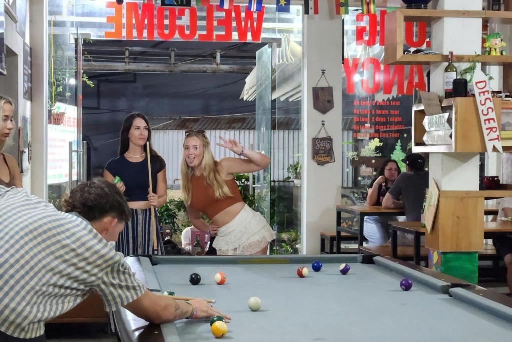 Ha Long Fancy Hostel with Vegetarian and Vegan Restaurant