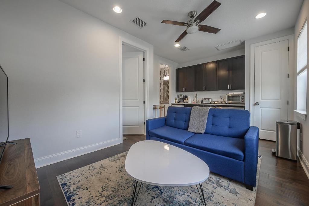 NEW in Heart of SOHO Minutes to Downtown and Stadium Unit 1 image