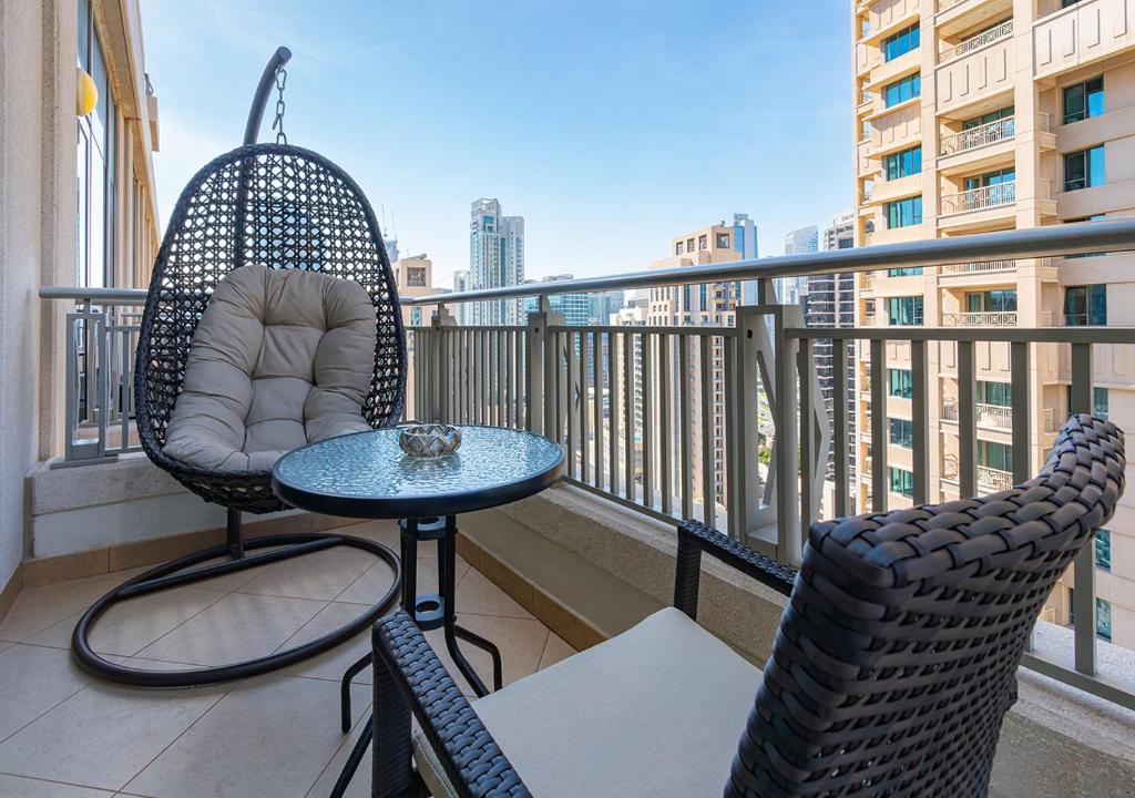 Luxurious one bedroom Apartment with Burj Khalifa View photo 4