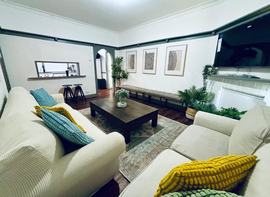 Charming home in Central Dubbo photo 2