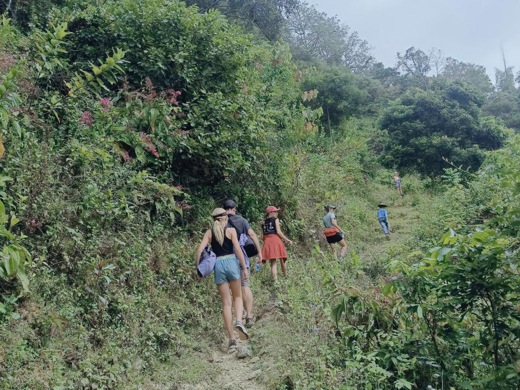 Quang Thuận Bản Giốc Homestay