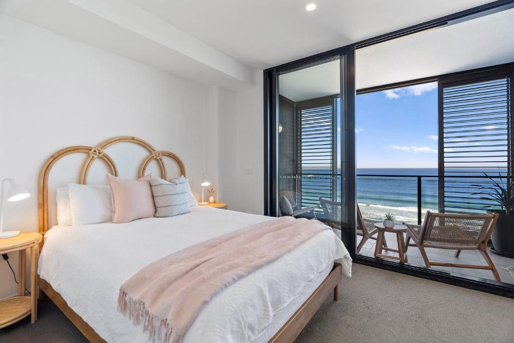 Coastal Luxe - Beachfront - Reduced until Dec 2025! photo 1