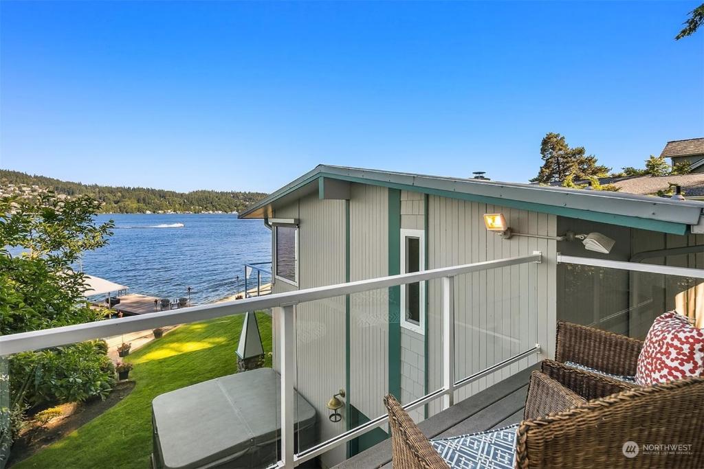 LakeFront- Private studio on Lake Sammamish image