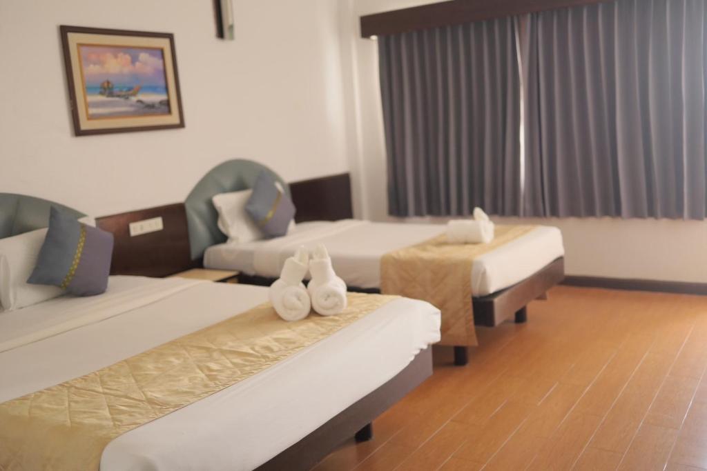 The Tanyong Hotel Narathiwat - Tap to explore photos