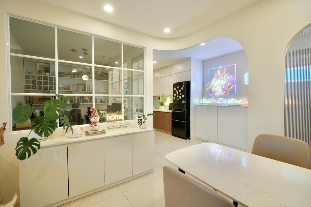 ALOHA Homeplay Tay Ho - Shared APT