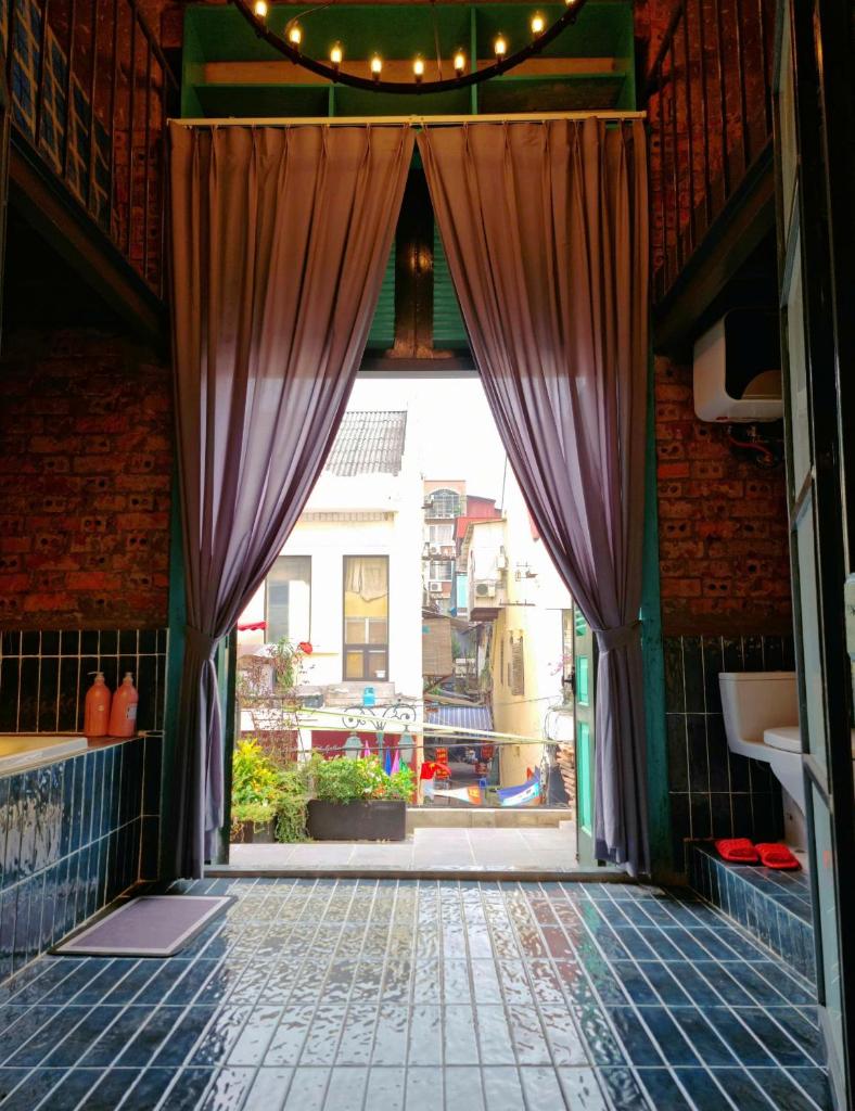 Almanach House Đinh Lễ