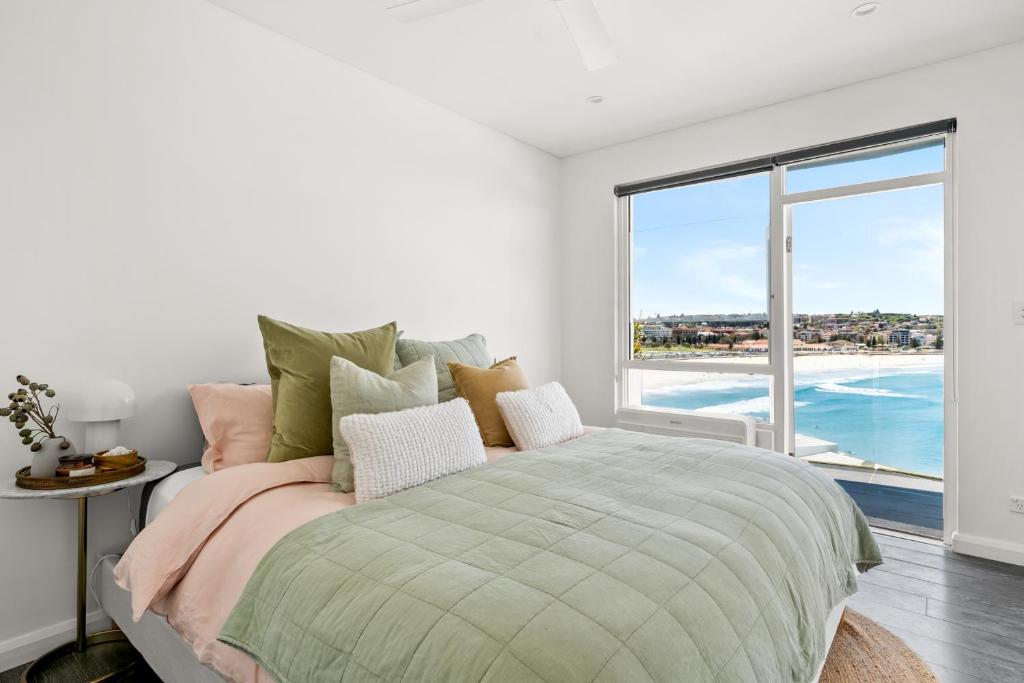 Breathtaking Bondi Beach photo 1