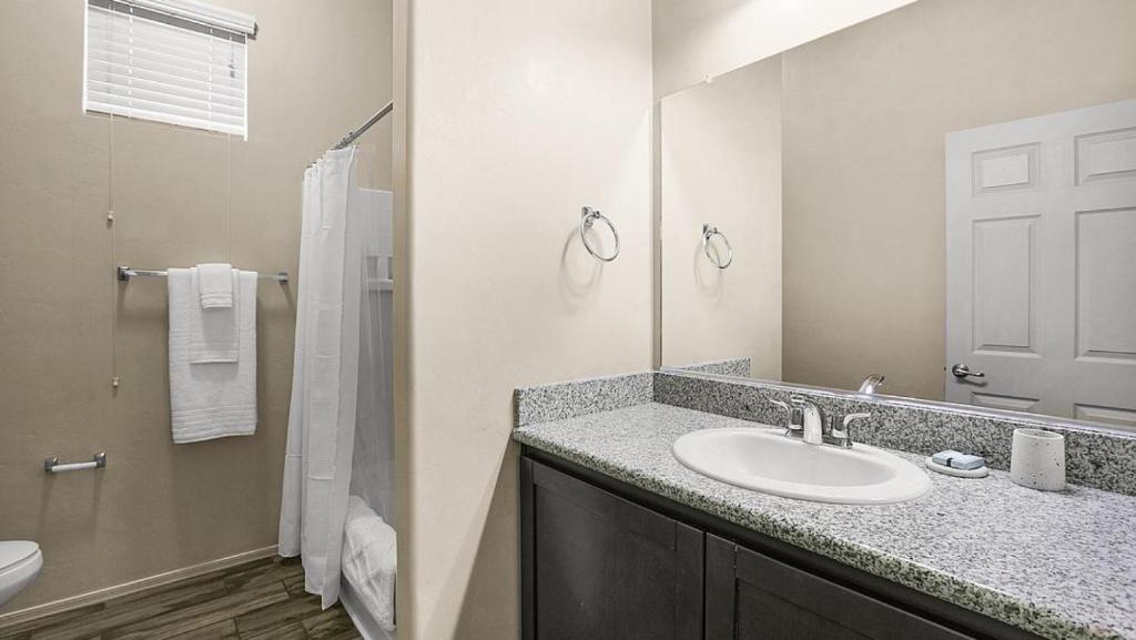 Landing at The Nine at Memphis - 4 Bedrooms in University image