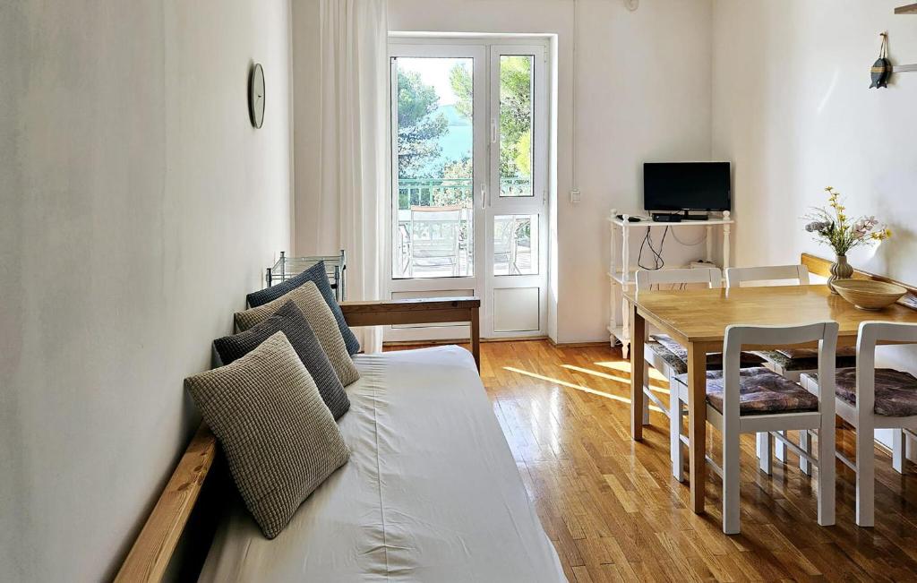 Awesome Apartment In Pirovac - Tap to explore photos