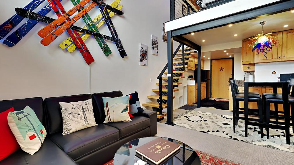 Timberline Condominiums Studio Loft Deluxe Unit 315 image