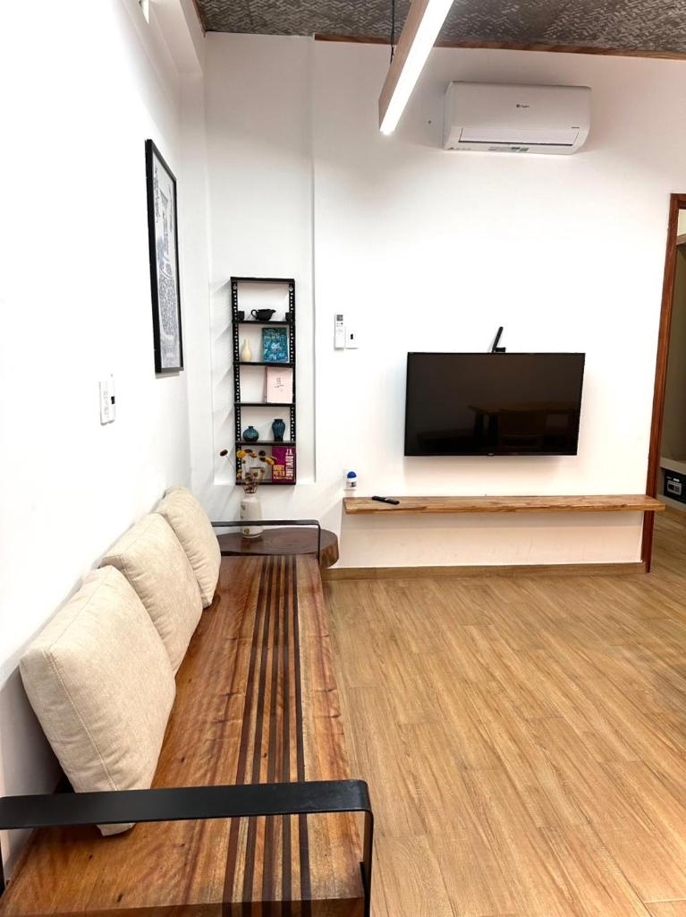KenKeSu- 2 adjacent floors -4BRs- 15 mins walk to Dragon Bridge