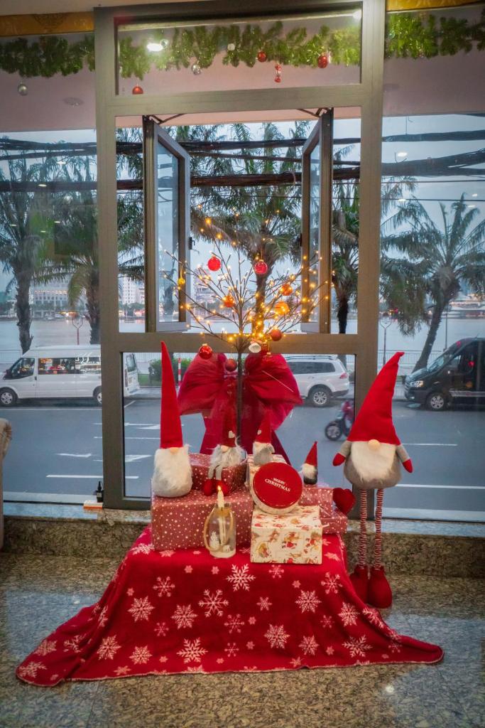 Khách sạn Happy Day