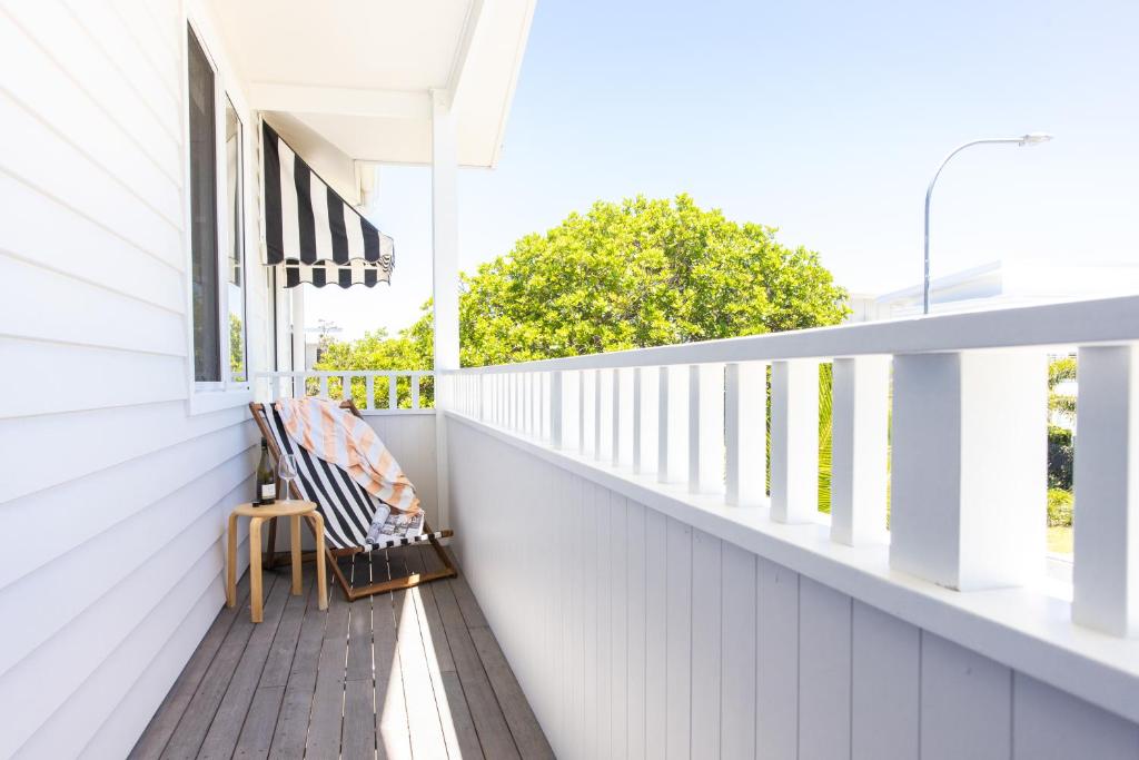 Beachfront Apartment photo 2
