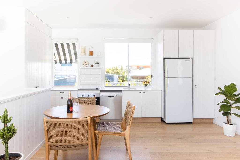 Beachfront Apartment photo 3