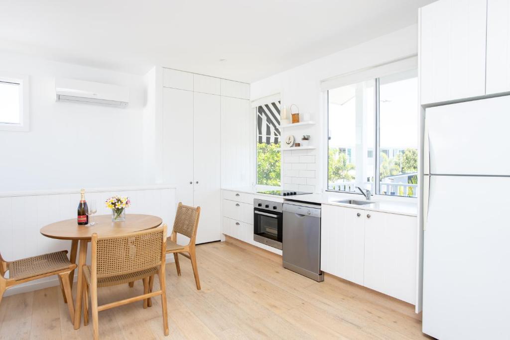 Beachfront Apartment photo 4