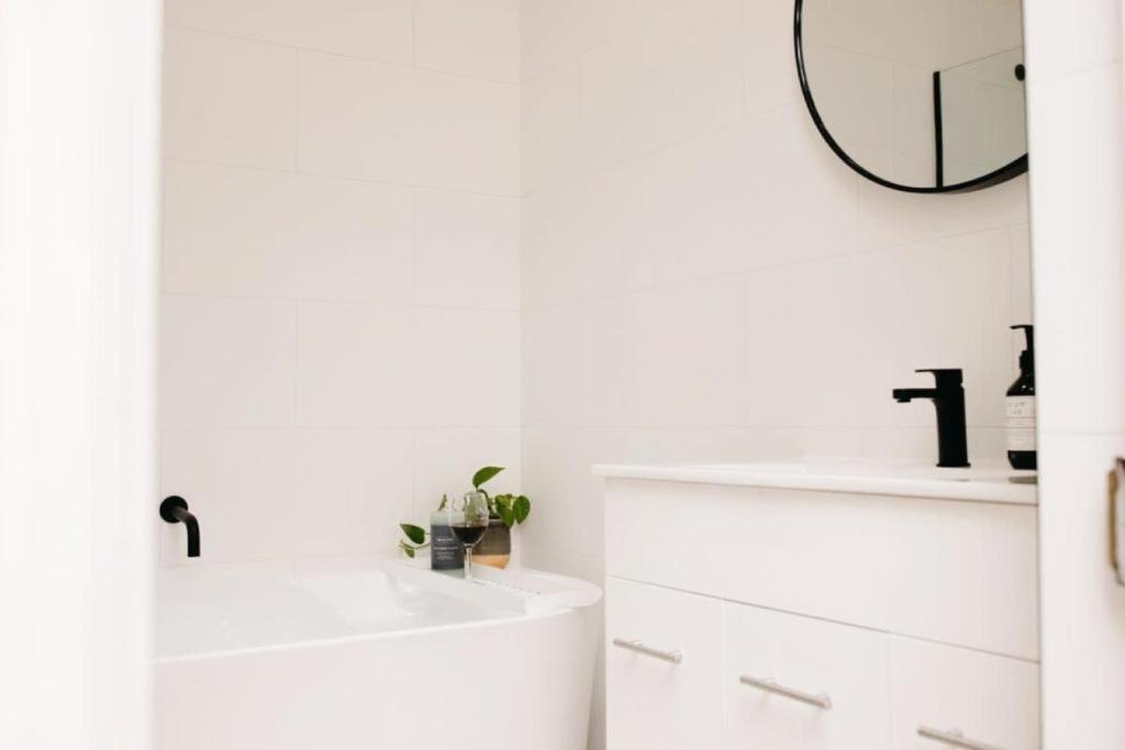 Luxurious terrace home in heart of Bendigo photo 2