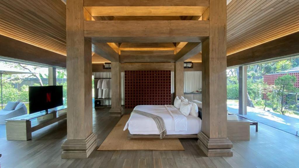 Rooms of Djoglo Luxury Bungalow