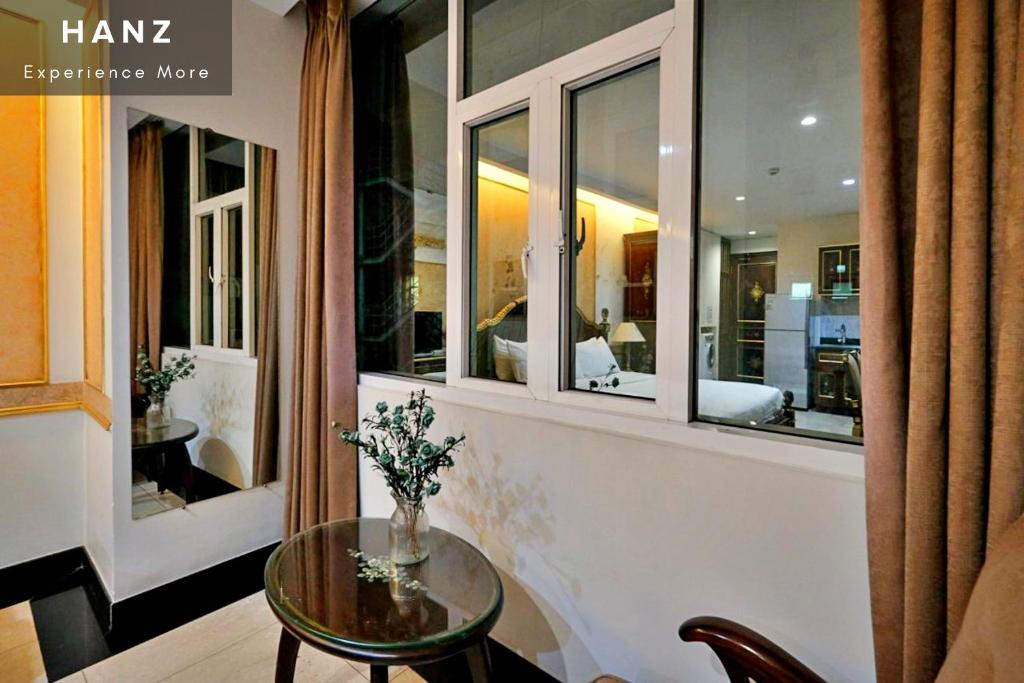 HANZ 345 Business Suite Grand Residence