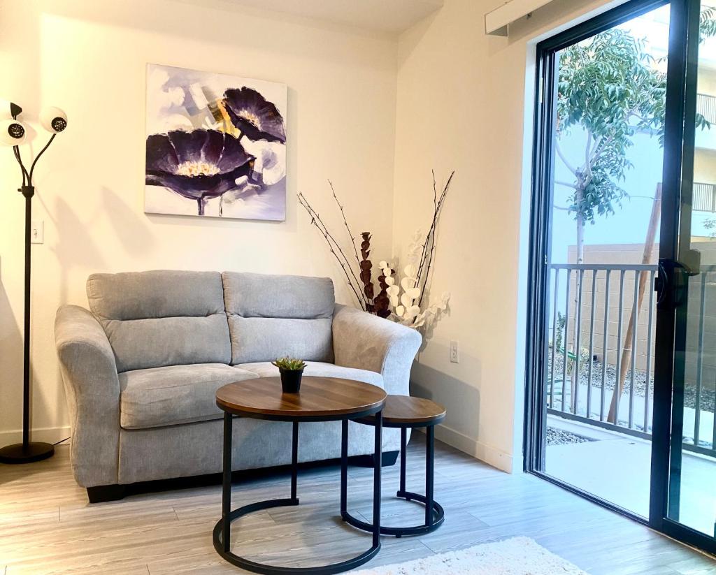 Dwntn PHX Oasis! Mid-Term Rental! image
