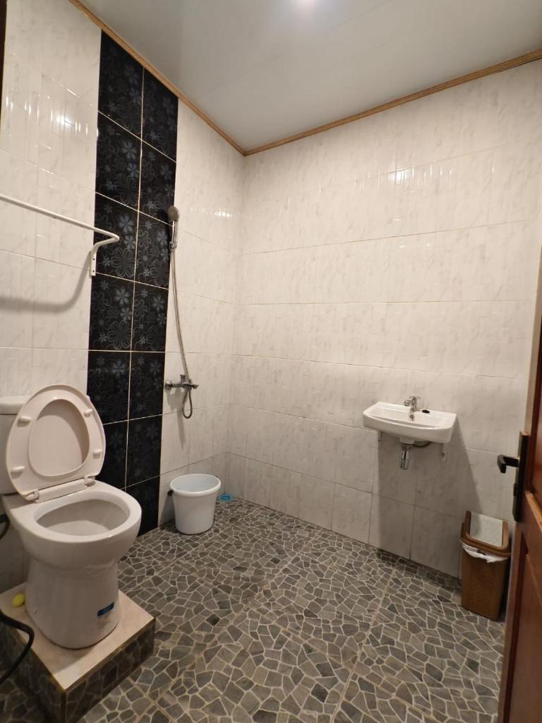 Lotus 2 Guest House photo 3