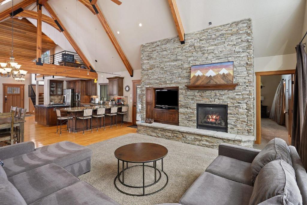 8 Mt Baker Home With Hot Tub by Redawning image