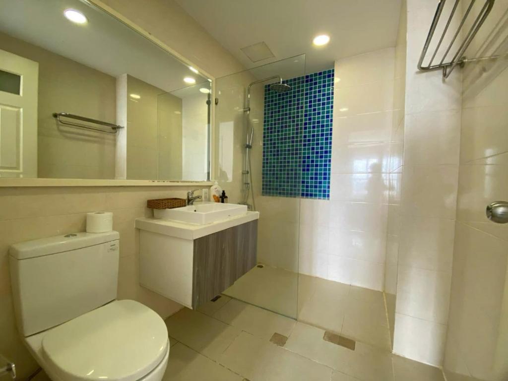 Home away from Home in Q7 Korean Town ,High floor