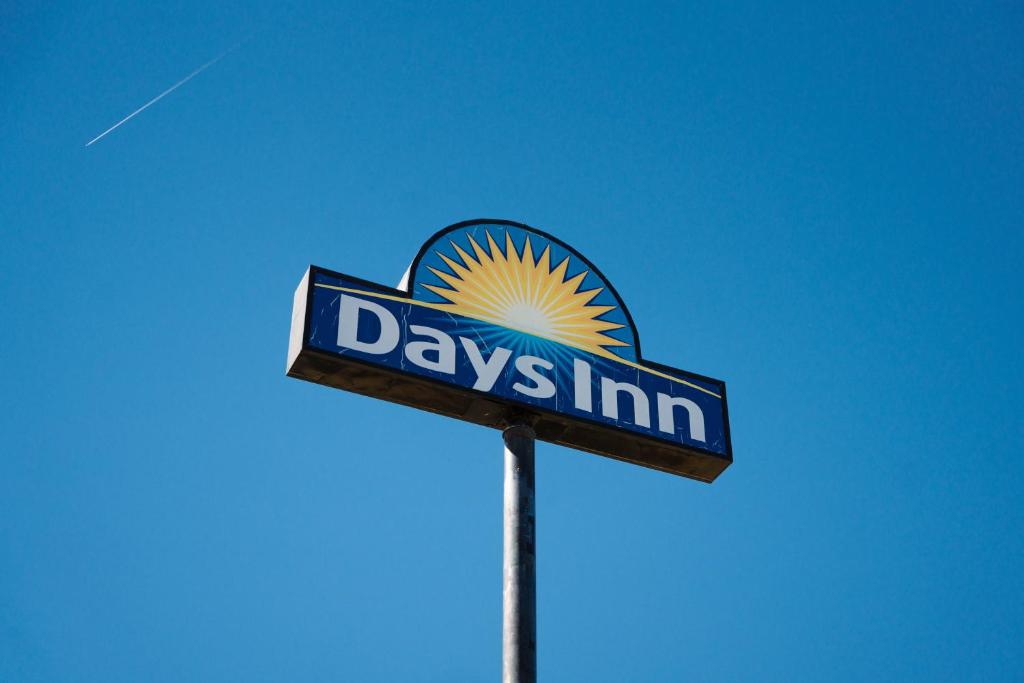 Days Inn by Wyndham Monroe LA image