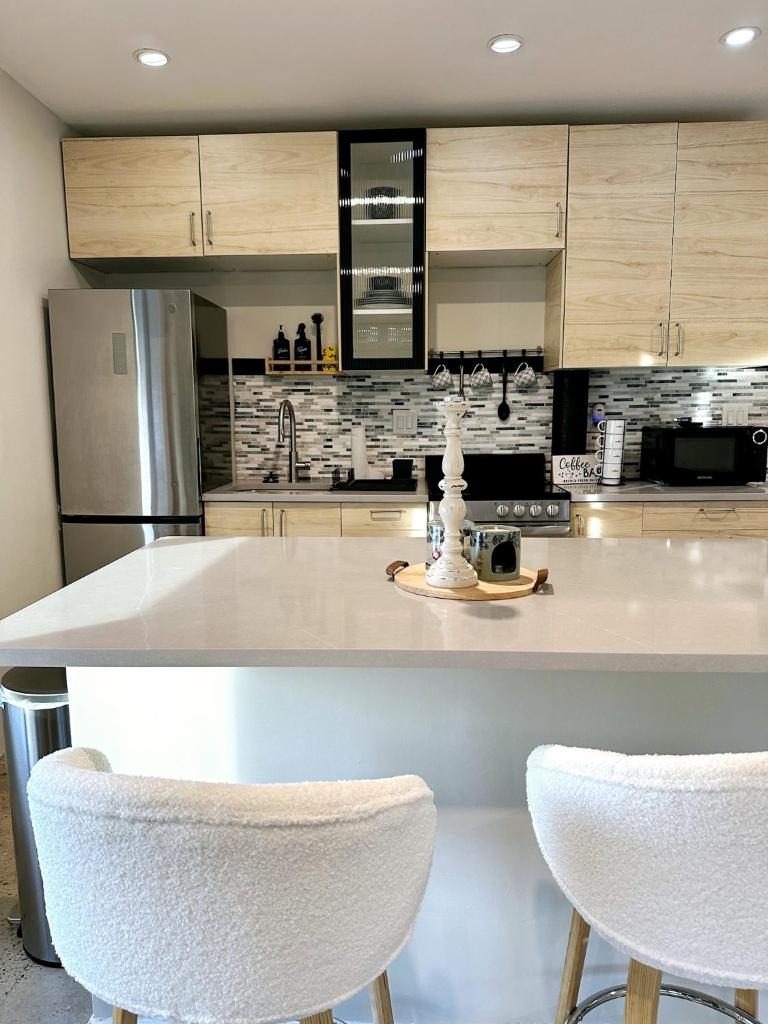 Contemporary Downtown Condo image