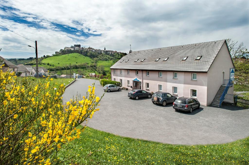 Brit Hotel Essentiel Saint-Flour photo 3